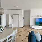 George's Sea View Penthouse Apartamento