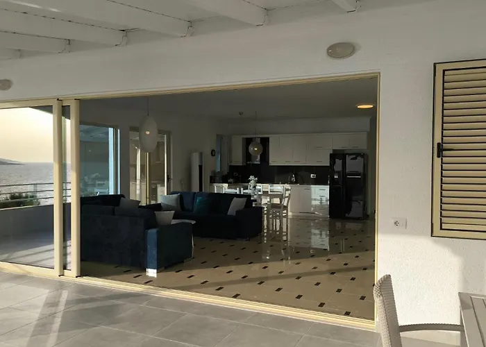 George's Sea View Penthouse 公寓 Sarandë