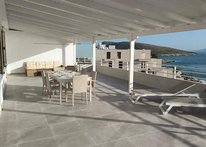 George's Sea View Penthouse 公寓 Sarandë