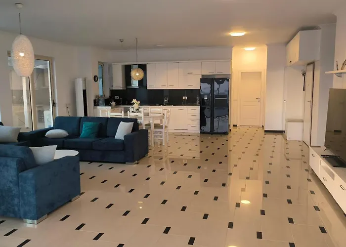 George's Sea View Penthouse * Sarandë