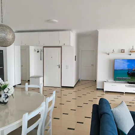 George's Sea View Penthouse Апартаменты
