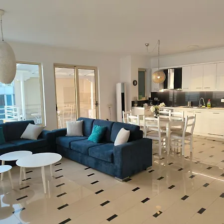 George's Sea View Penthouse Sarande