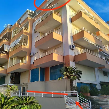 Апартаменты George's Sea View Penthouse