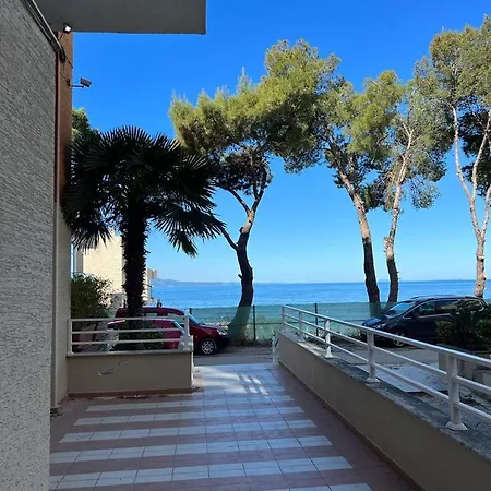 George's Sea View Penthouse Апартаменты Саранда