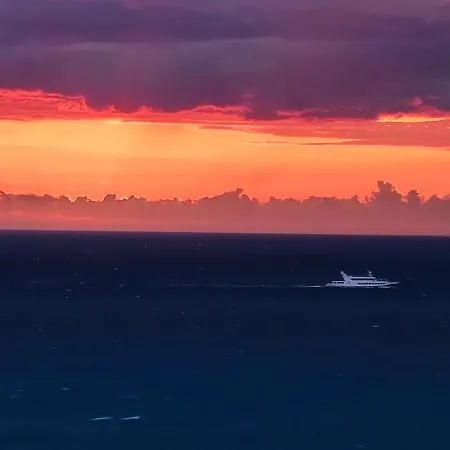 George's Sea View Penthouse סרנדה