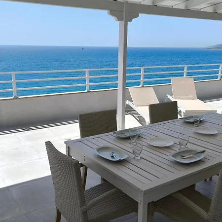 George's Sea View Penthouse Саранда