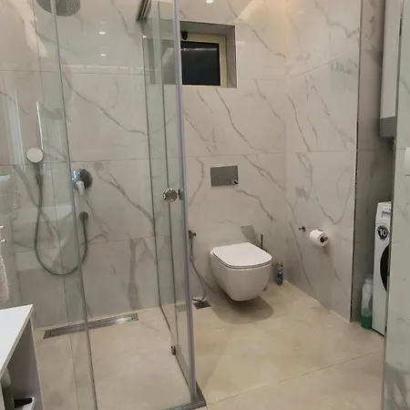 George's Sea View Penthouse דירה *